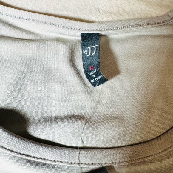 J.J top 🎃 - Picture 3 of 4